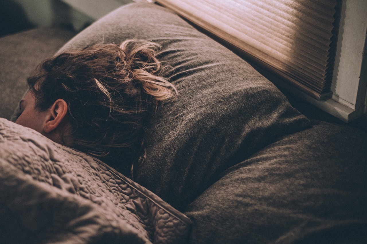 9 Lifestyle and Diet Tricks for Biohacking Sleep and Insomnia